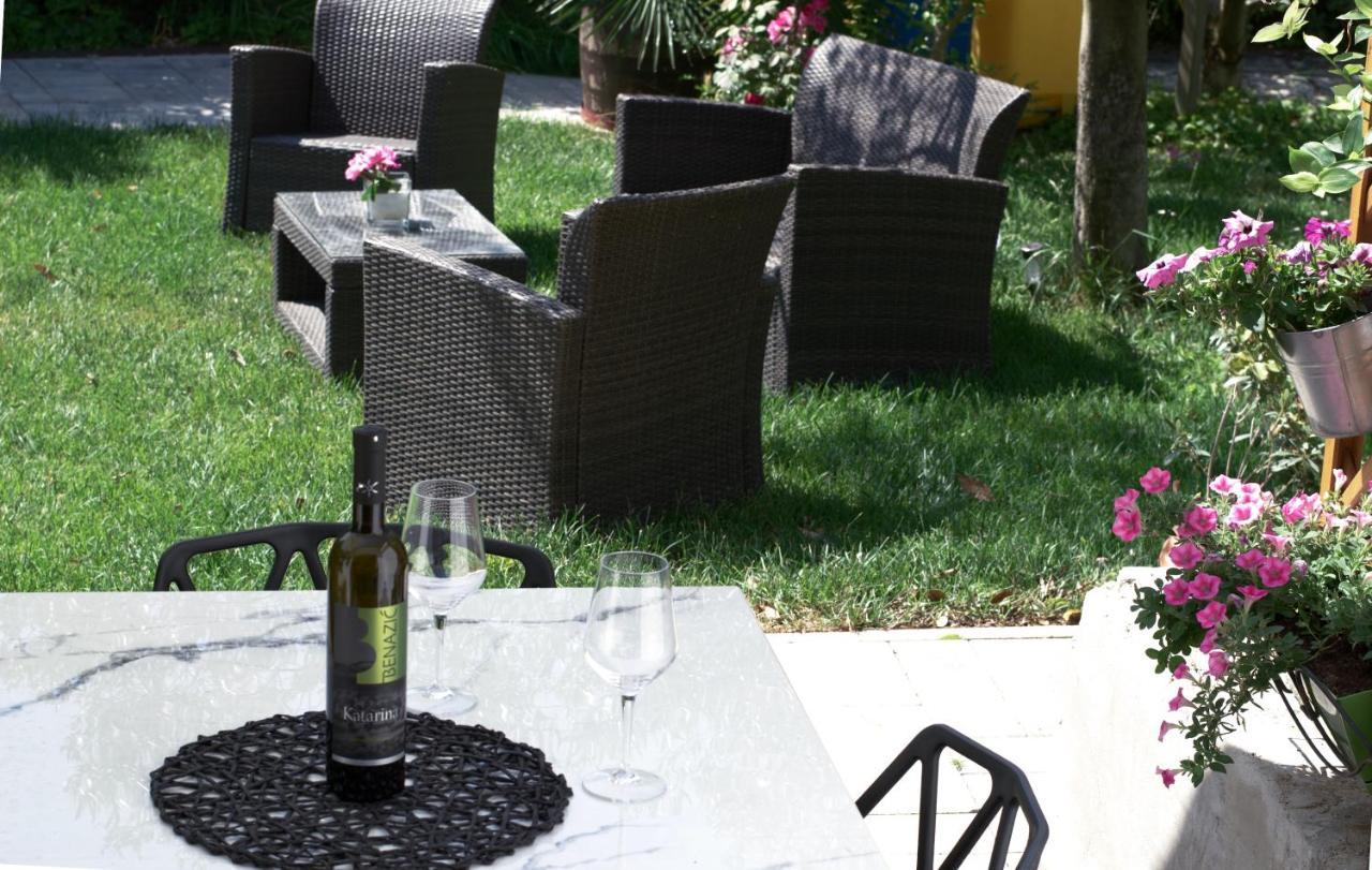 Wine Garden Holiday Home Pula Exteriör bild